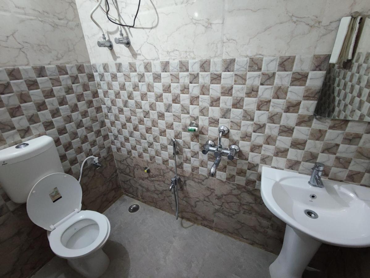Hotel Kanha Shyam Madhubani Zewnętrze zdjęcie